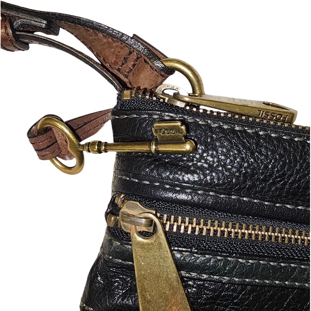 Vintage Fossil Black Pebbled Leather Explorer Triple Zip Black Crossbody Bag - Picture 6 of 13